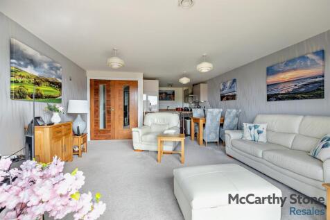 Open Plan Living Room/Kitchen