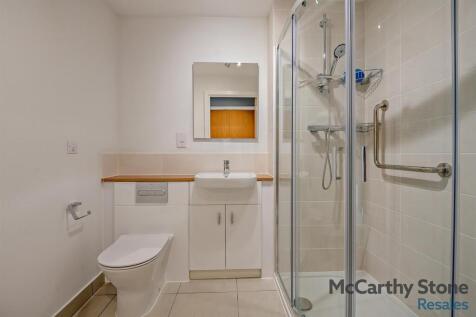 Shower Room: