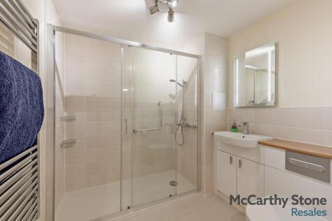 Shower Room: