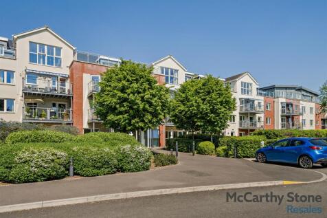 Ellisfields Court