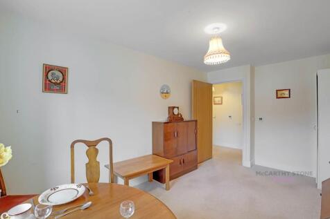 10-704dCT_MCS_Flat 40 Jenner Court_37-small.jpg