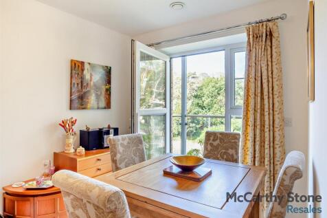 Living Room: