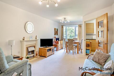 Living Room: