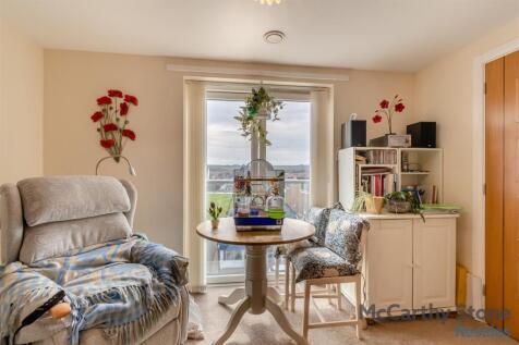 8643313-interior10.jpg