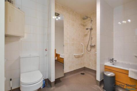 Bathroom(b).jpg