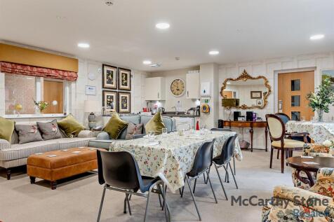 Homeowners Lounge