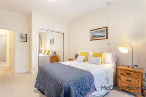 8651518-interior16.jpg