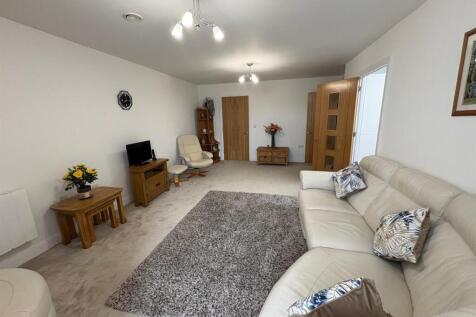5. Living Room.jpg