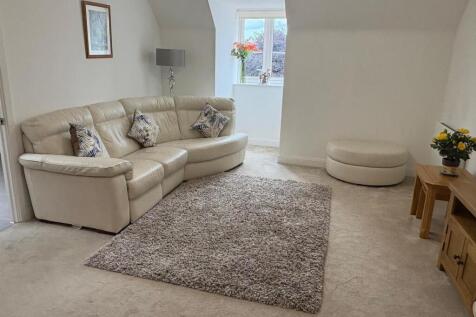 6. Living Room.jpg