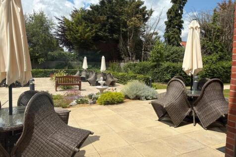 3. Patio.jpg