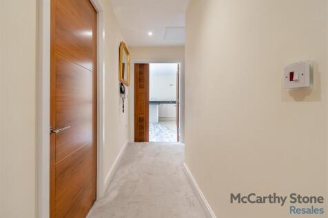 8646880-interior16.jpg