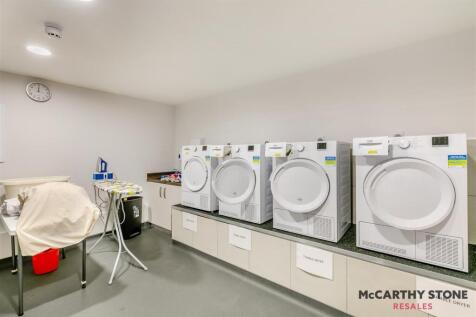 8607231-interior27.JPG