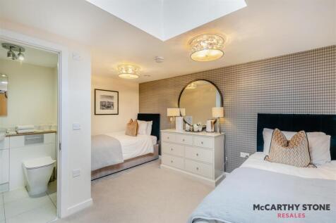 8607231-interior09.JPG