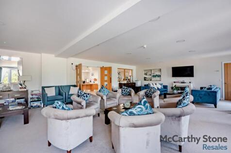 Homeowners Lounge