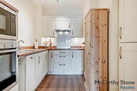 Kitchen: