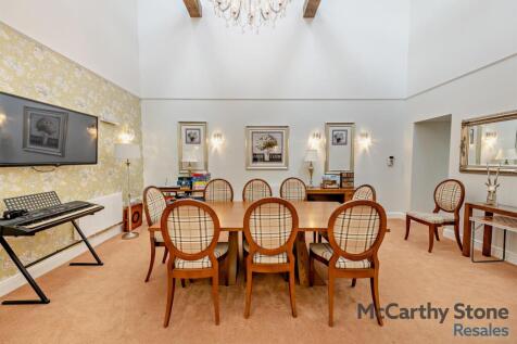 Homeowners Lounge