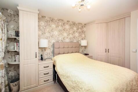 Bedroom...jpg