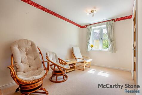 Living Room: