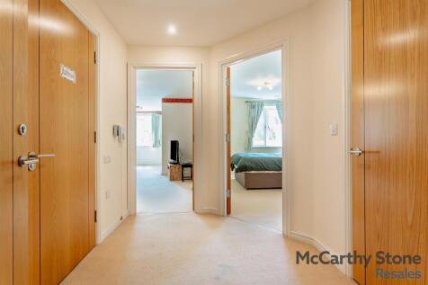 Entrance Hallway: