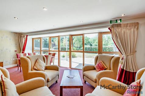 Homeowners Lounge