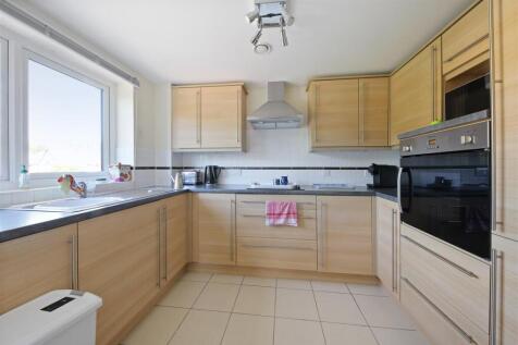 09-3f13SN - MCS - 38 Marbury Court, Chester Way, N