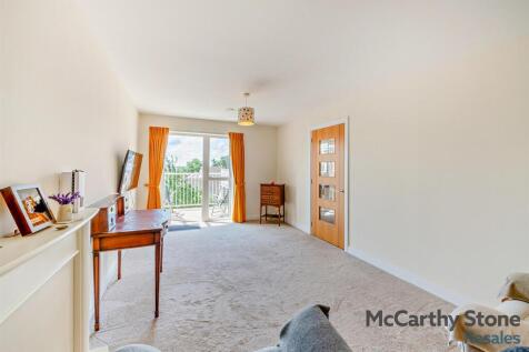 Living Room: