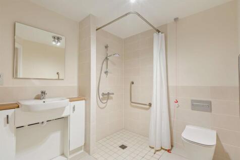 Shower Room: