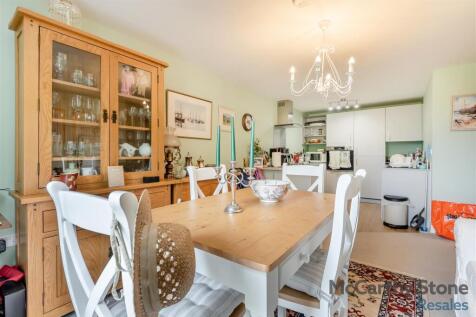 8652801-interior13.jpg