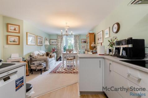8652801-interior10.jpg