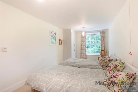 8657633-interior02.jpg