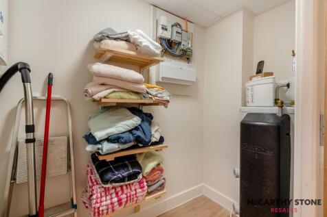 8618914-interior10.jpg