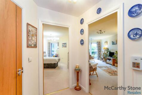2ryebeckcourt-hall.jpg