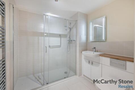 Shower Room: