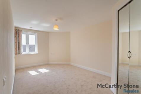 Living Room: