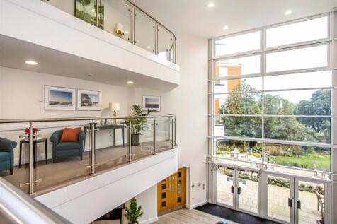 Foyer.jpg