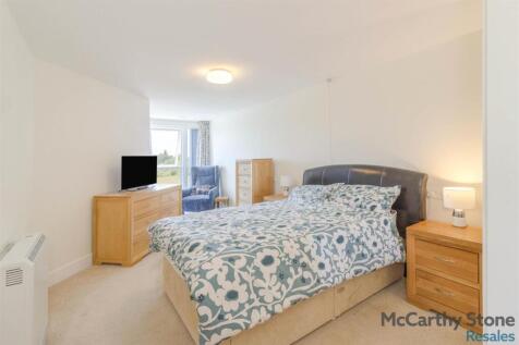 21_bedroom.jpg