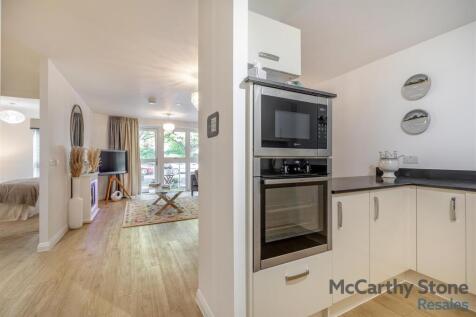 8659834-interior16.jpg