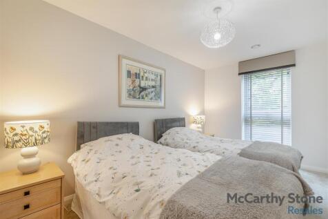 8659834-interior13.jpg