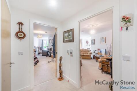 8659648-interior16.jpg