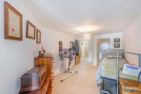 8659648-interior02.jpg