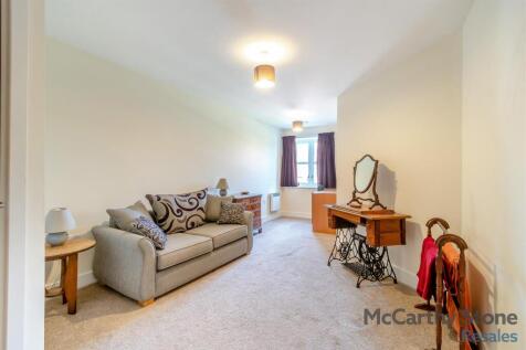 8658862-interior01.jpg
