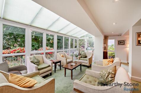 Homeowners Lounge