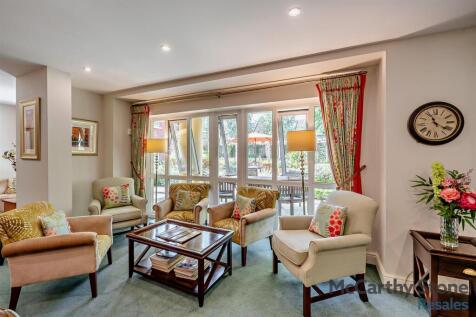 Homeowners Lounge