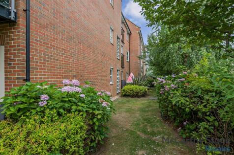 8660268-exterior01-800.jpg