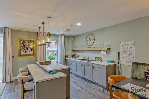 8660042-interior18-800.jpg