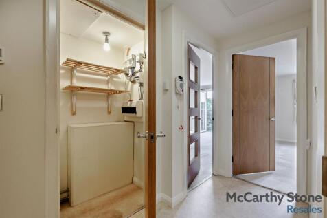 8660689-interior16-800.jpg