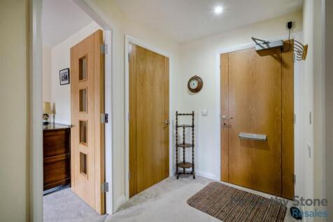 8660595-interior02.jpg