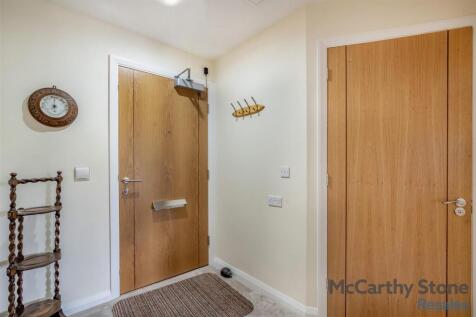 8660595-interior01.jpg