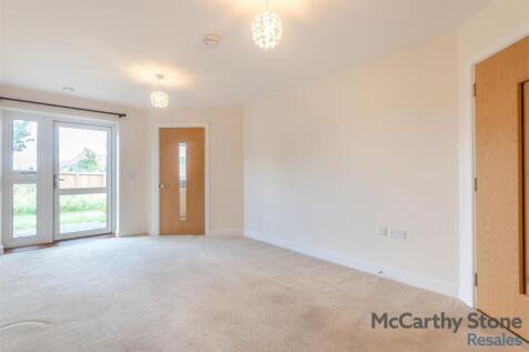 8662132-interior10.jpg