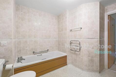 24-953fCT_MCS_Flat 32 Jenner Court_89 (2)-logo.JPG